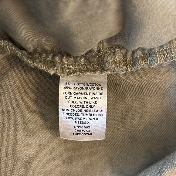 Women’s Treasure and Bond oversized camo button up - Picture 7 of 7